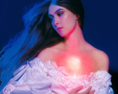 Weyes Blood: ‘And In The Darkness, Hearts Aglow’ (Sub Pop, 2022)